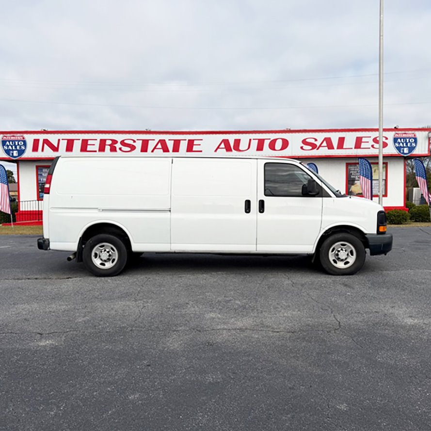 2016 Chevrolet Express 3500 Extended Work Van's photo