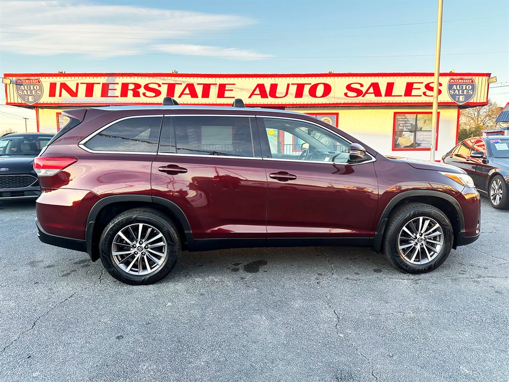 2019 Toyota Highlander XLE's photo