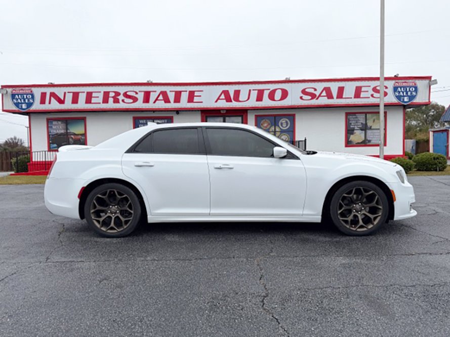 2017 Chrysler 300 S's photo