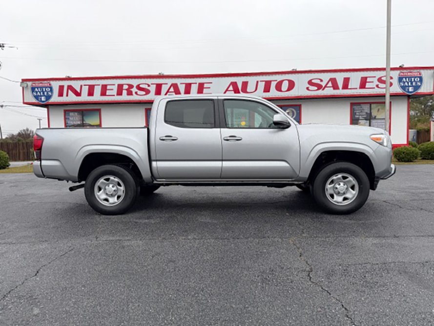 2020 Toyota Tacoma SR's photo