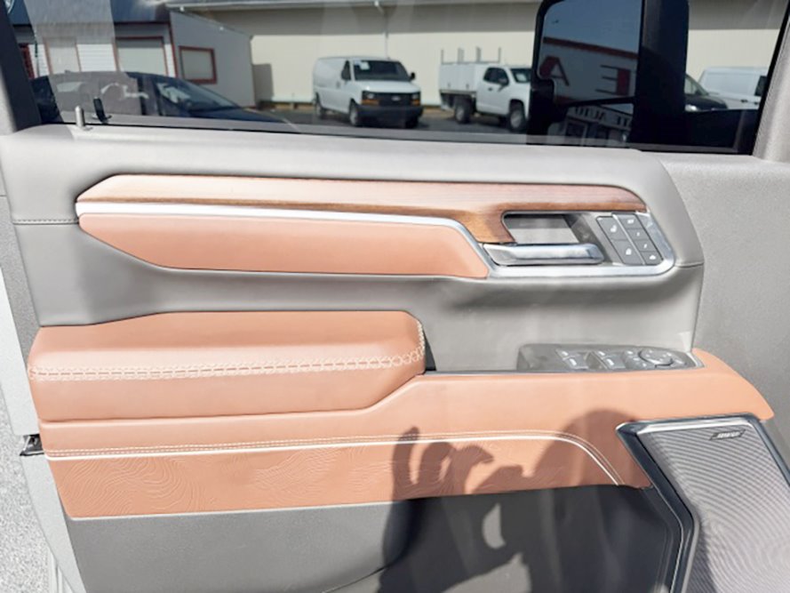 2025 GMC Sierra 3500HD Denali Ultimate - Photo 24