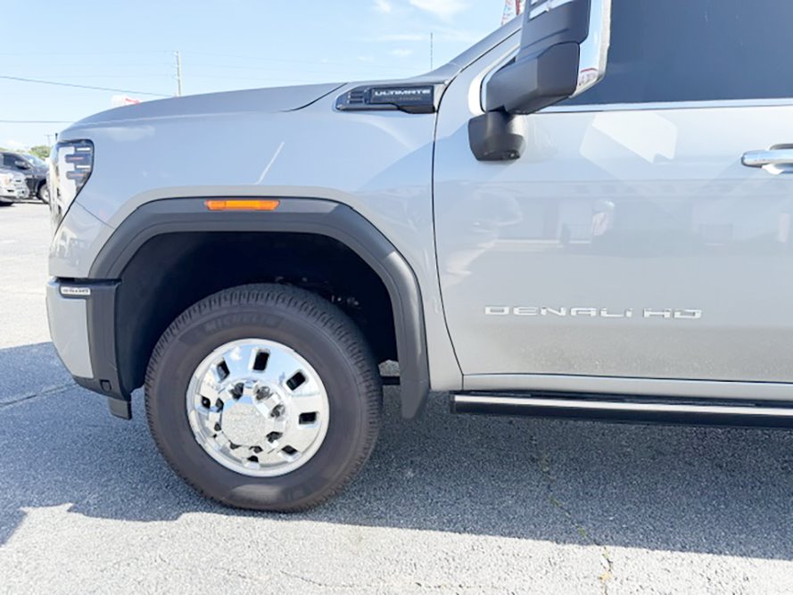 2025 GMC Sierra 3500HD Denali Ultimate - Photo 10
