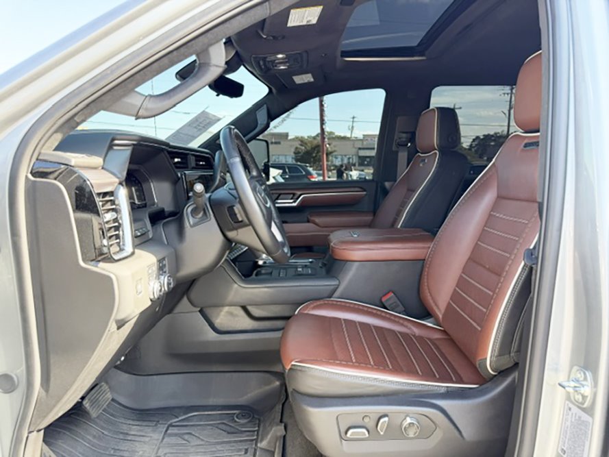 2025 GMC Sierra 3500HD Denali Ultimate - Photo 12