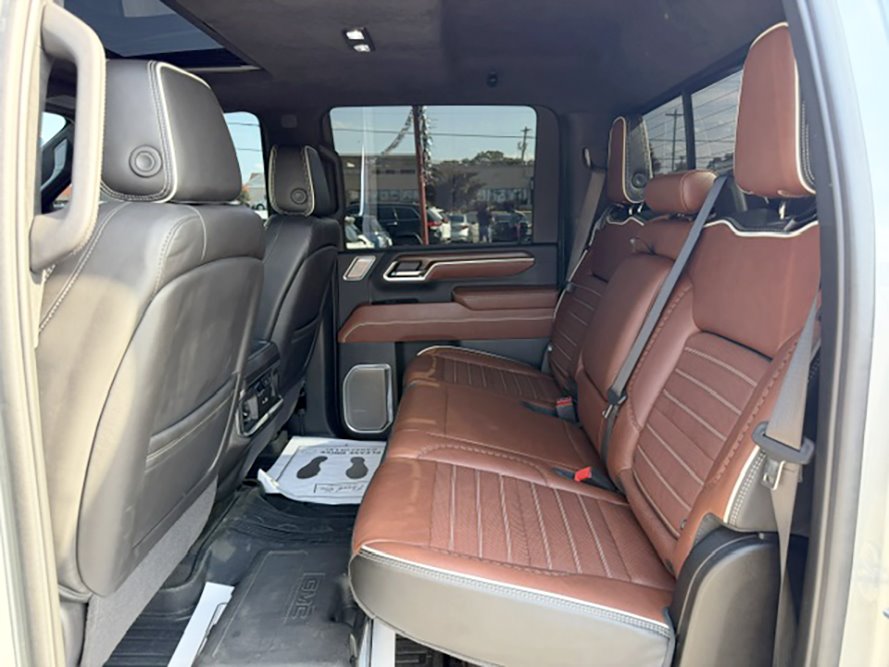 2025 GMC Sierra 3500HD Denali Ultimate - Photo 13
