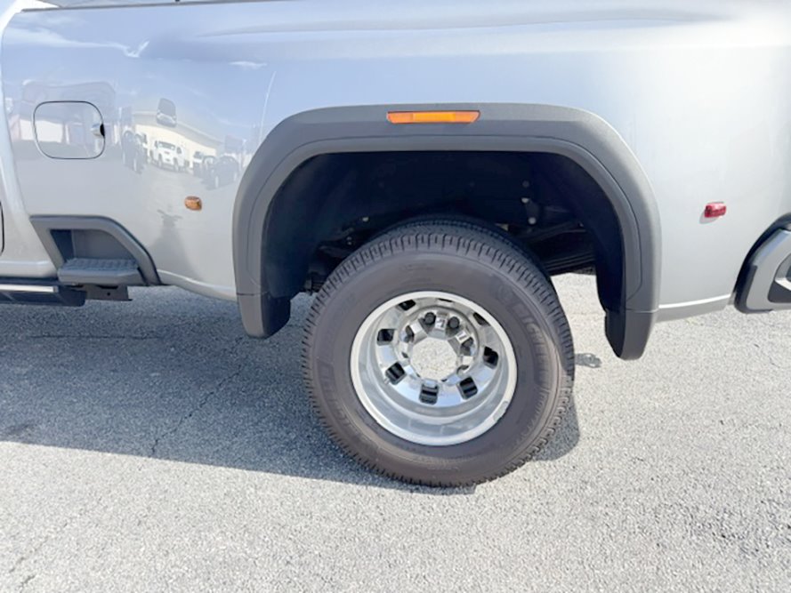 2025 GMC Sierra 3500HD Denali Ultimate - Photo 9
