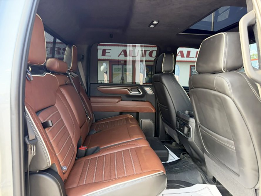 2025 GMC Sierra 3500HD Denali Ultimate - Photo 15