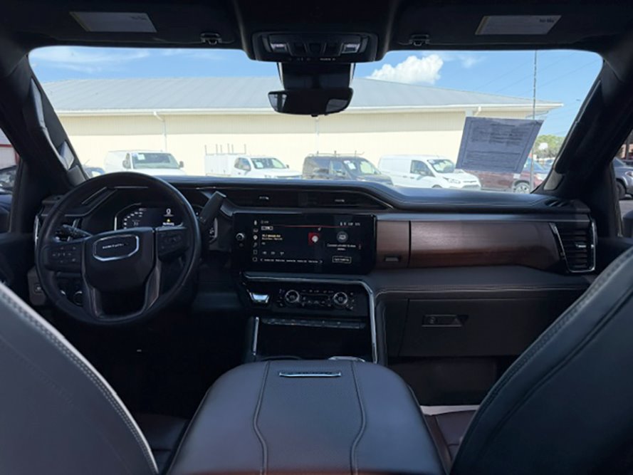 2025 GMC Sierra 3500HD Denali Ultimate - Photo 16