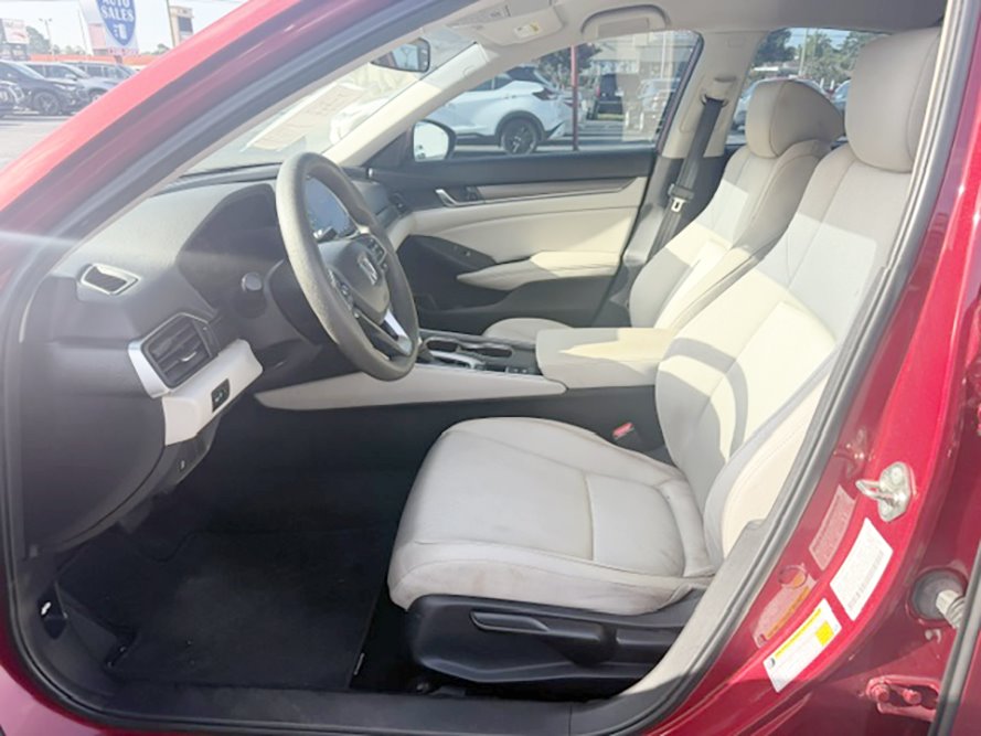 2019 Honda Accord LX - Photo 9