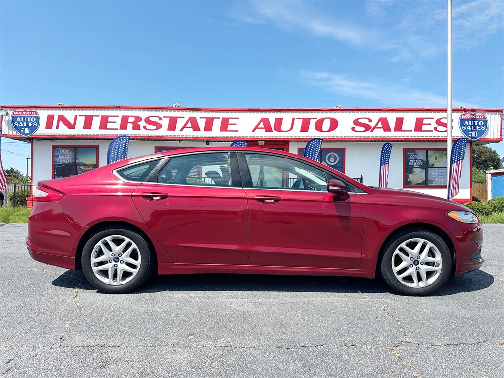 2015 Ford Fusion SE's photo